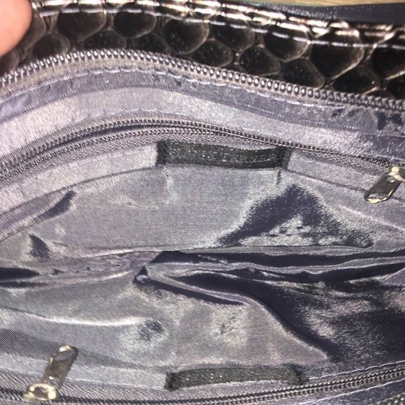 π HP β‘οΈ Black Faux Leather Reptile Clutch - Picture 5 of 5